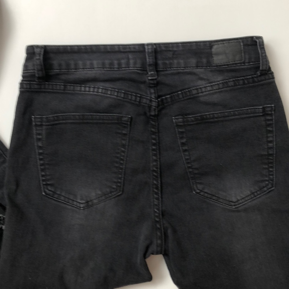 Mid-rise Distressed Black Skinny Jeans - Picture 10 of 10